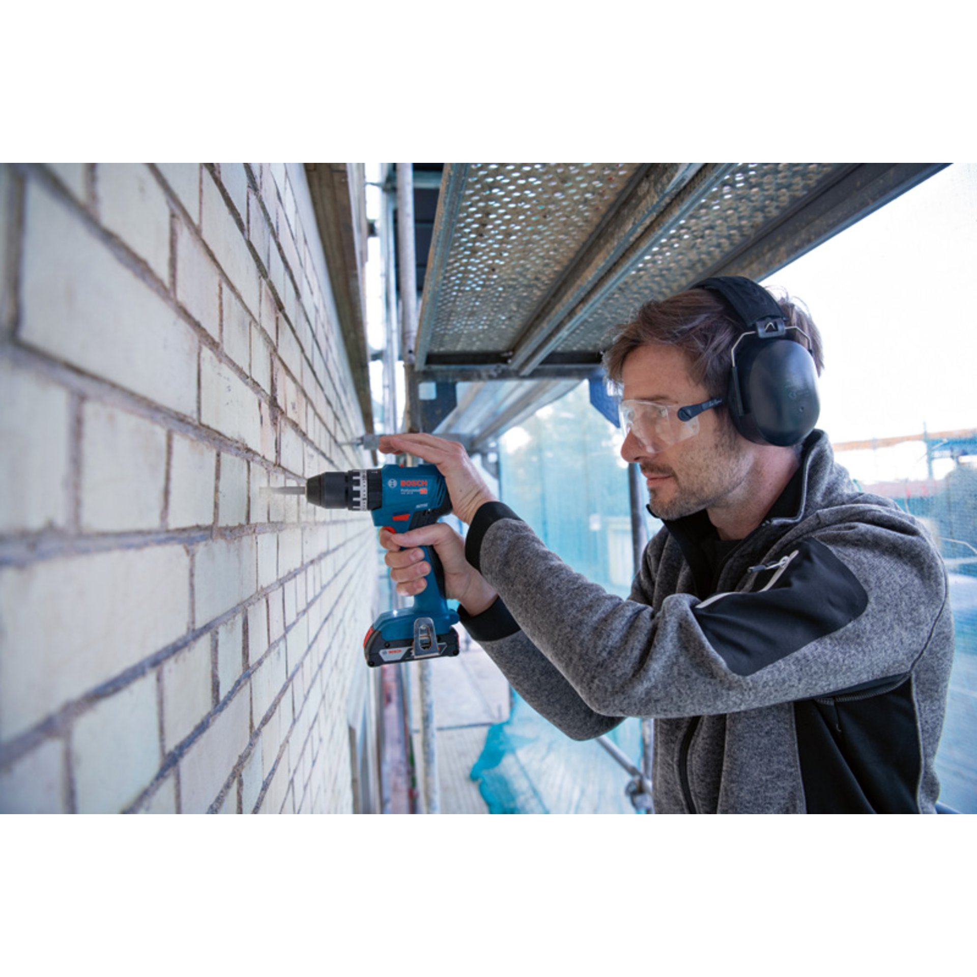 Akku-Schlagbohrschauber GSB 18V-45, 2 x Akku GBA 18V 2.0Ah in L-BOXX