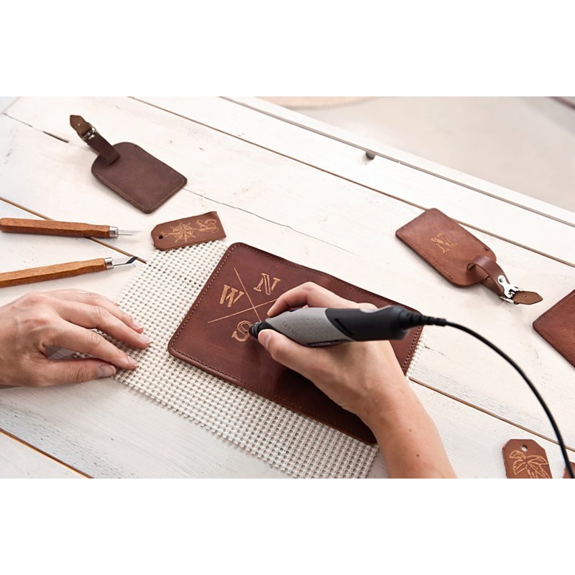 DREMEL® Stylo+, 2050-15 Multifunktionswerkzeug (9 Watt) mit 15 Zubehöre
