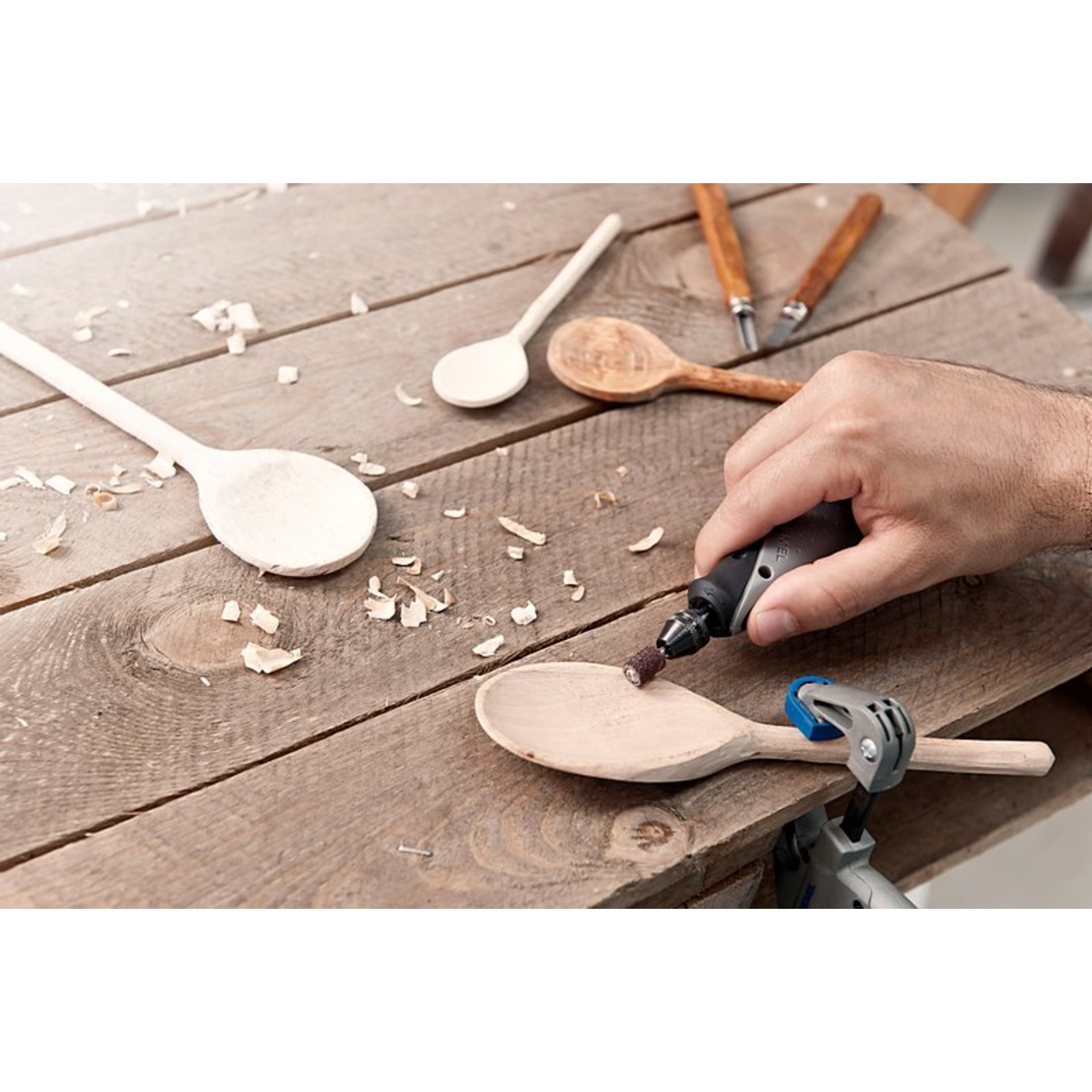 DREMEL® Stylo+, 2050-15 Multifunktionswerkzeug (9 Watt) mit 15 Zubehöre