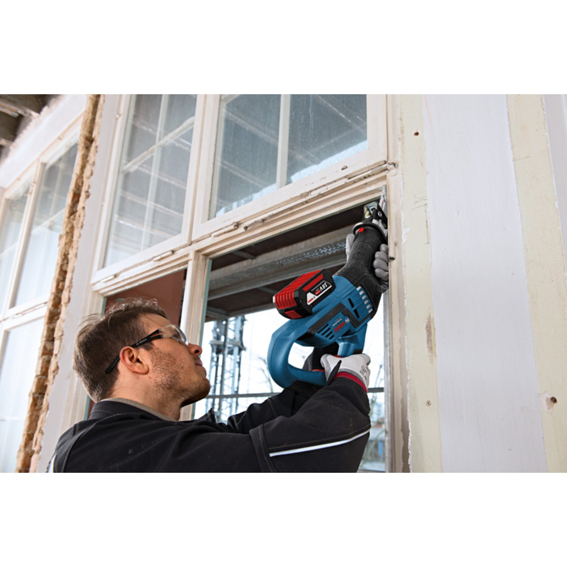 Akku-Säbelsäge GSA 18V-32 im Handwerkerkoffer