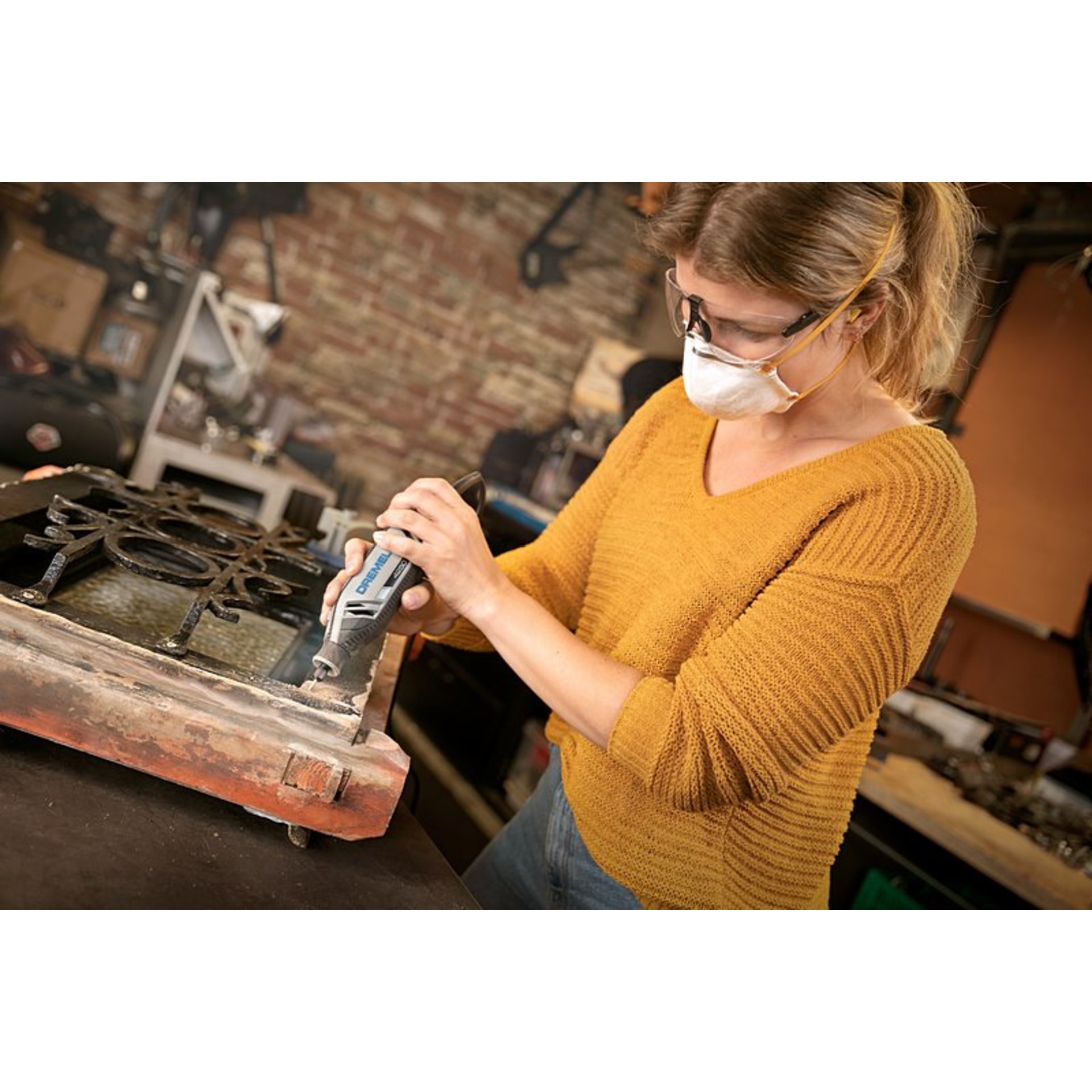 DREMEL® 4250, kabelgebundenes Multifunktionswerkzeug, 35 Zubehöre