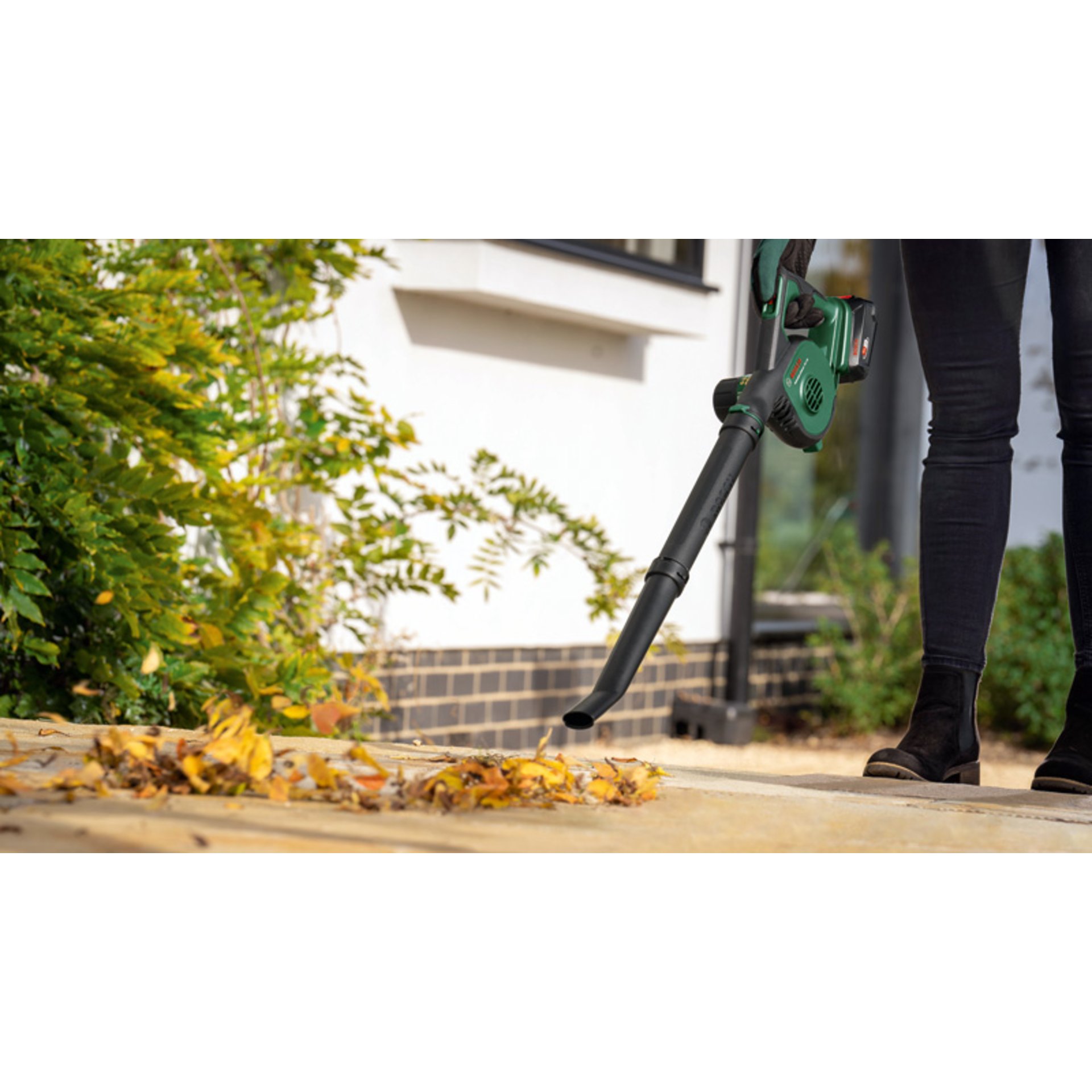 Akku-Laubbläser UniversalLeafBlower 18V-130