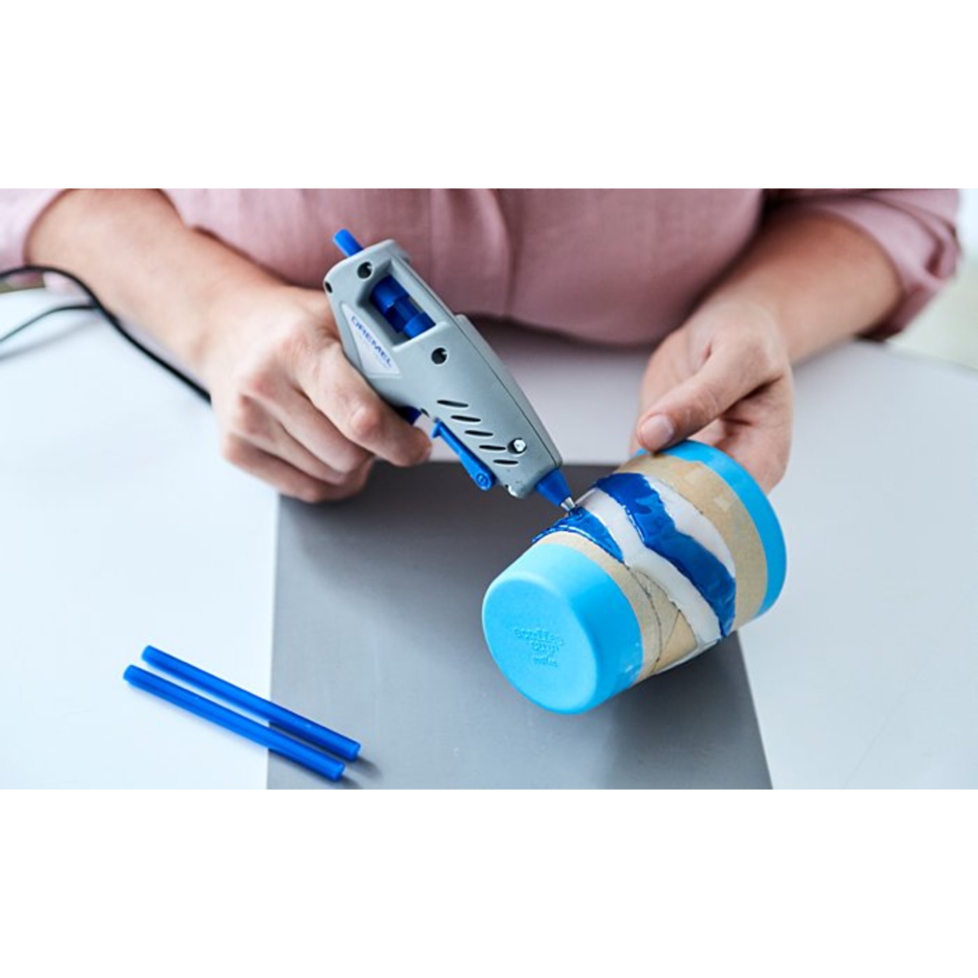 DREMEL® Heißklebepistole 910-3 Kompaktwerkzeug (165 °C) mit 3 Zubehöre