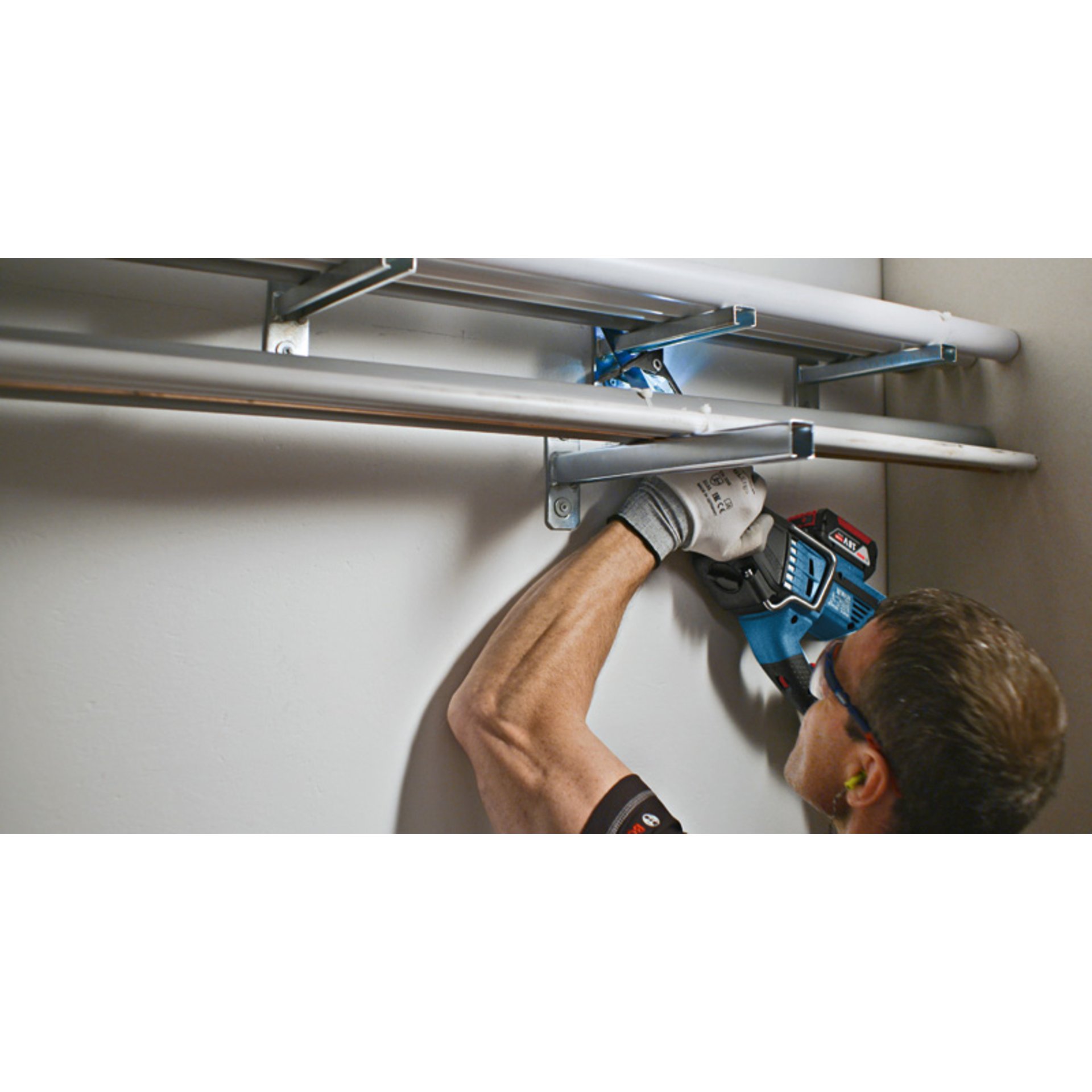 Akku-Säbelsäge GSA 18V-32 im Handwerkerkoffer
