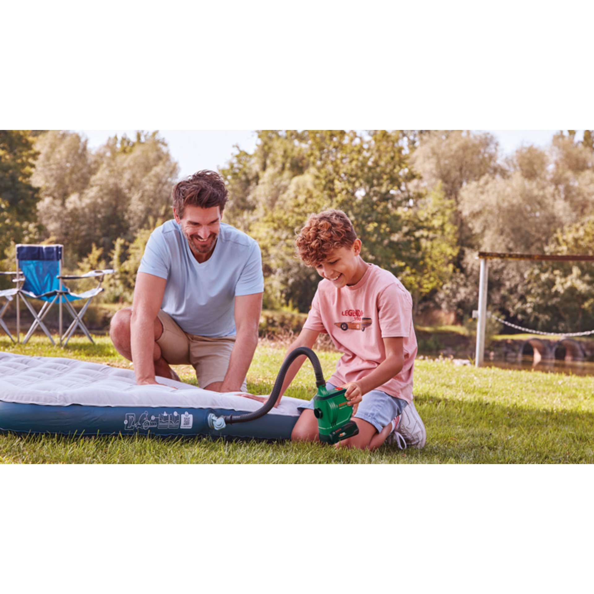Akku-Volumenpumpe EasyInflate 18V-500, 1 x Akku PBA 18V 2.0Ah