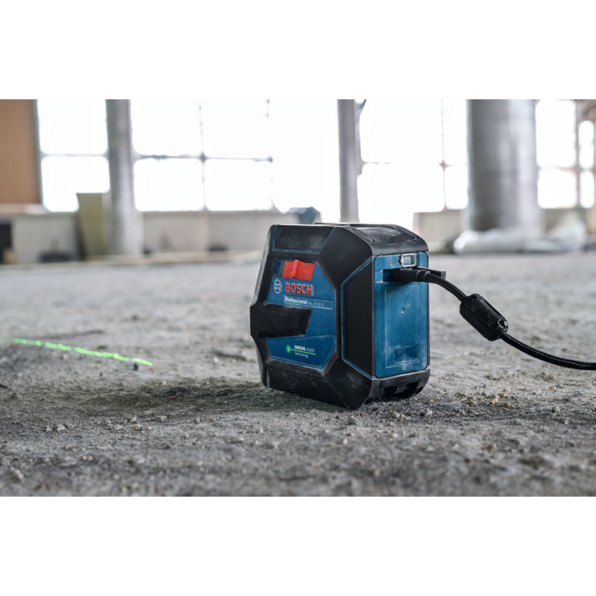 Linienlaser GLL 20-22 G, BA 3.7V 3.0Ah XL + USB-C®-Kabel im Handwerkerkoffer