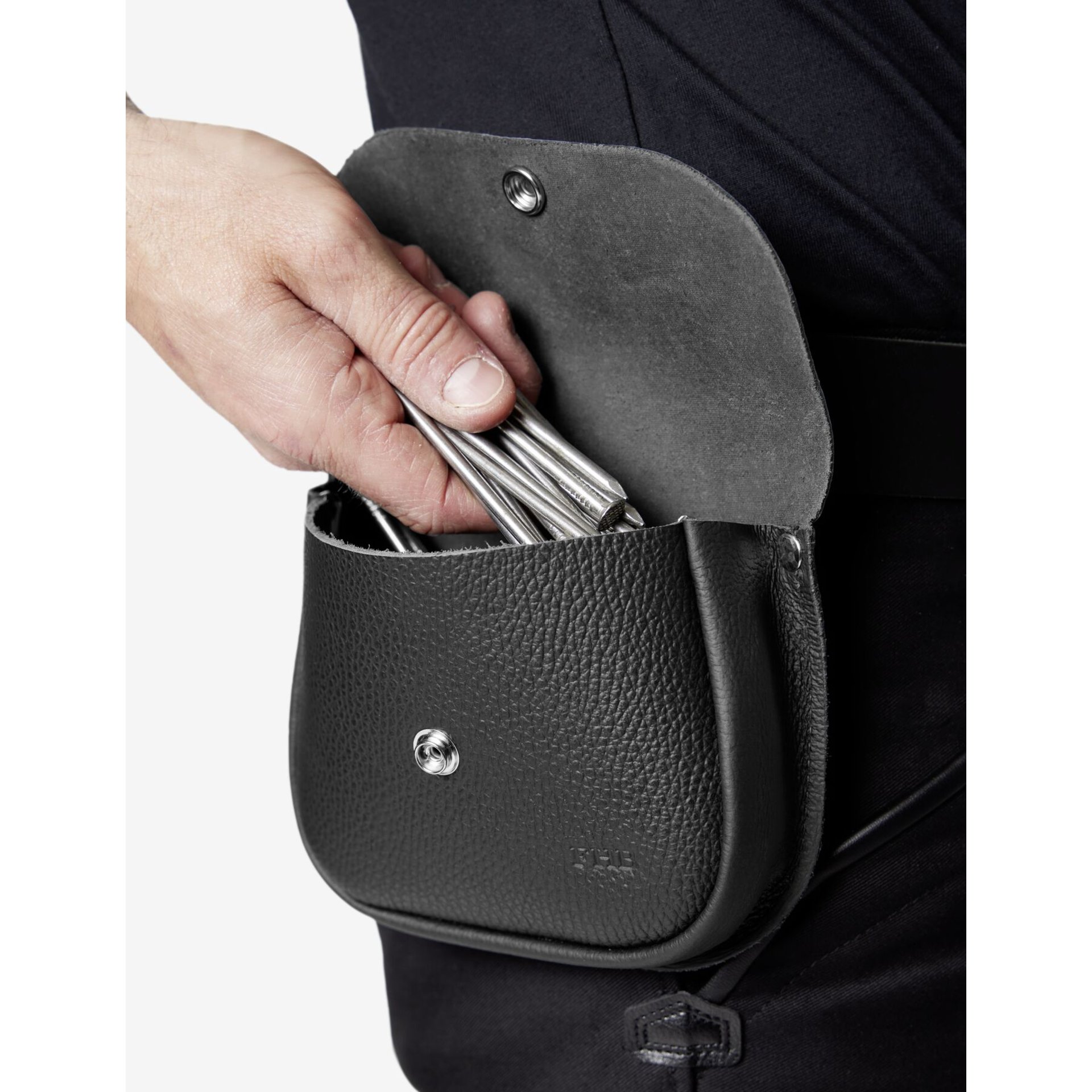 HARTWIG Nageltasche mit Klappe schwarz