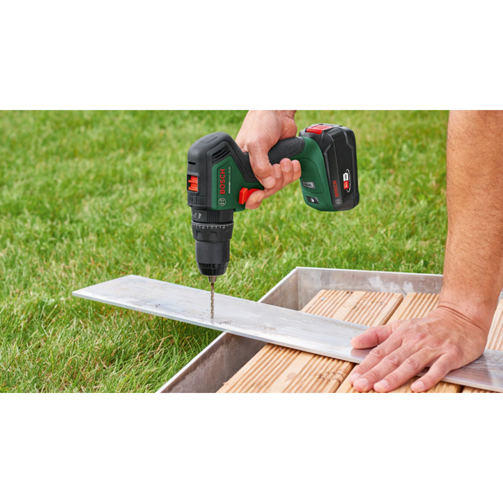 Akku-Bohrschrauber UniversalImpact 18V-60, 1 x Akku PBA 18V 2.0Ah, Tragekoffer