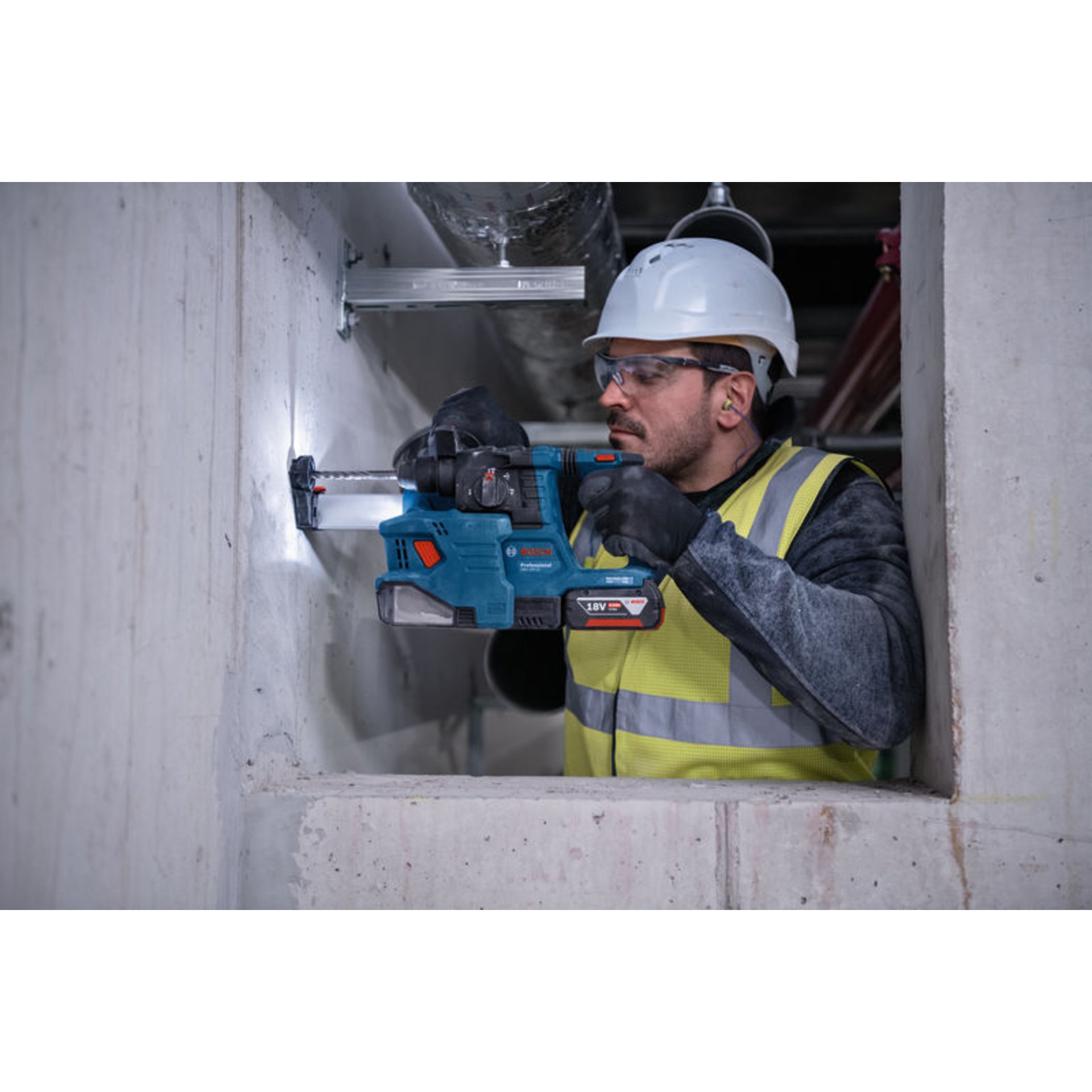 Akku-Bohrhammer mit SDS plus GBH 18V-22, 2 x Akku GBA 18V 4.0Ah in L-BOXX 136