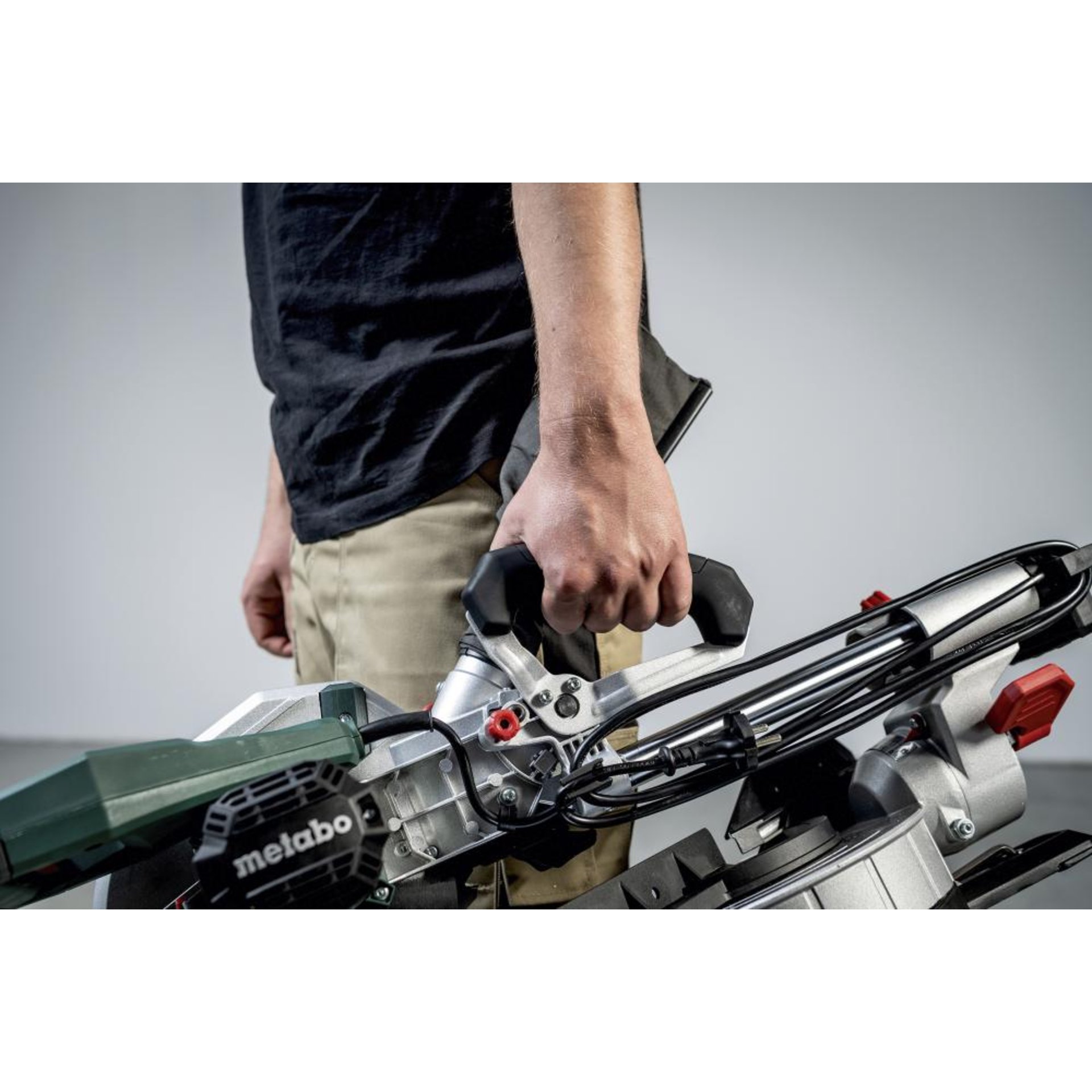 Kapp- und Gehrungssäge KGS 216 M Metabo