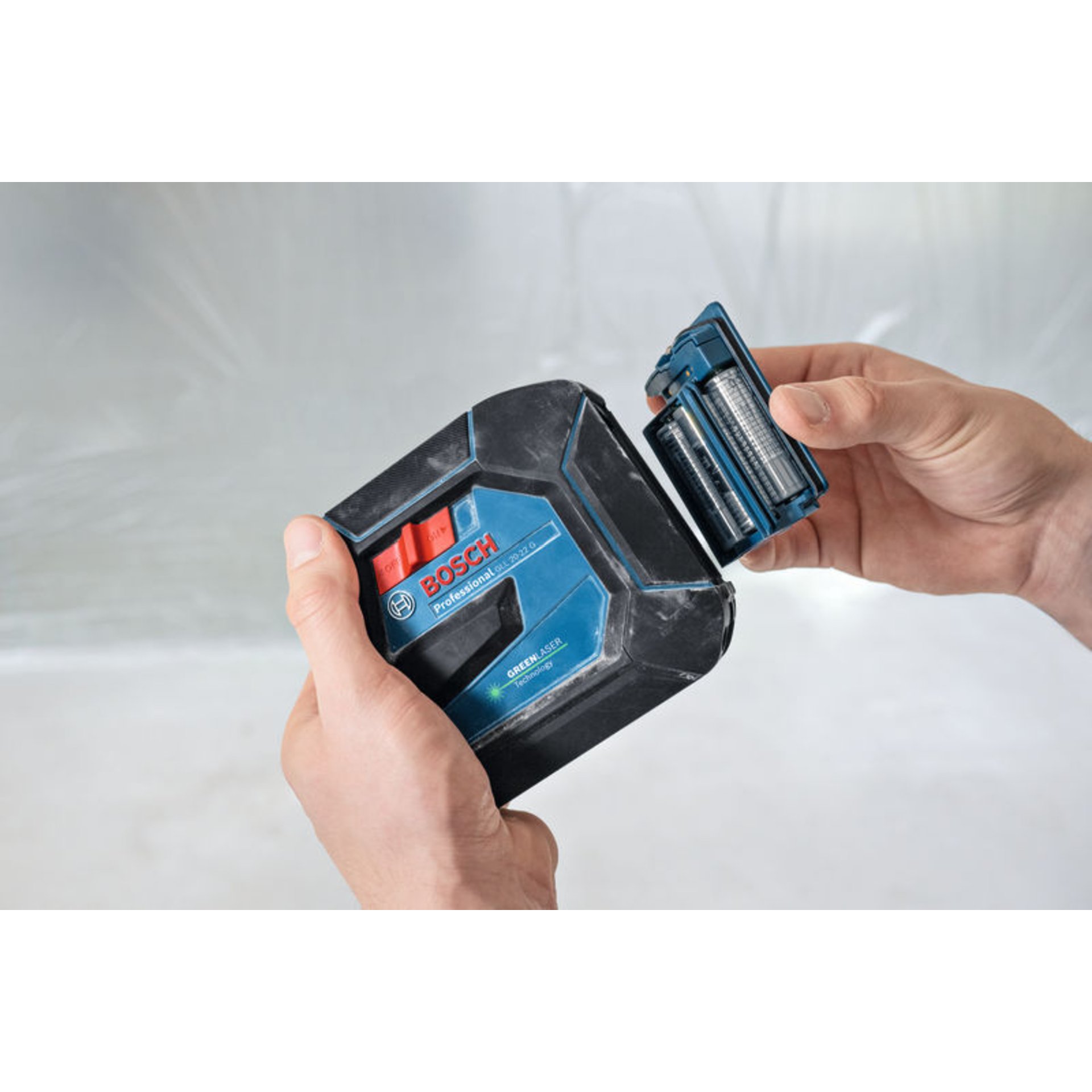 Linienlaser GLL 20-22 G, BA 3.7V 3.0Ah XL + USB-C®-Kabel im Handwerkerkoffer