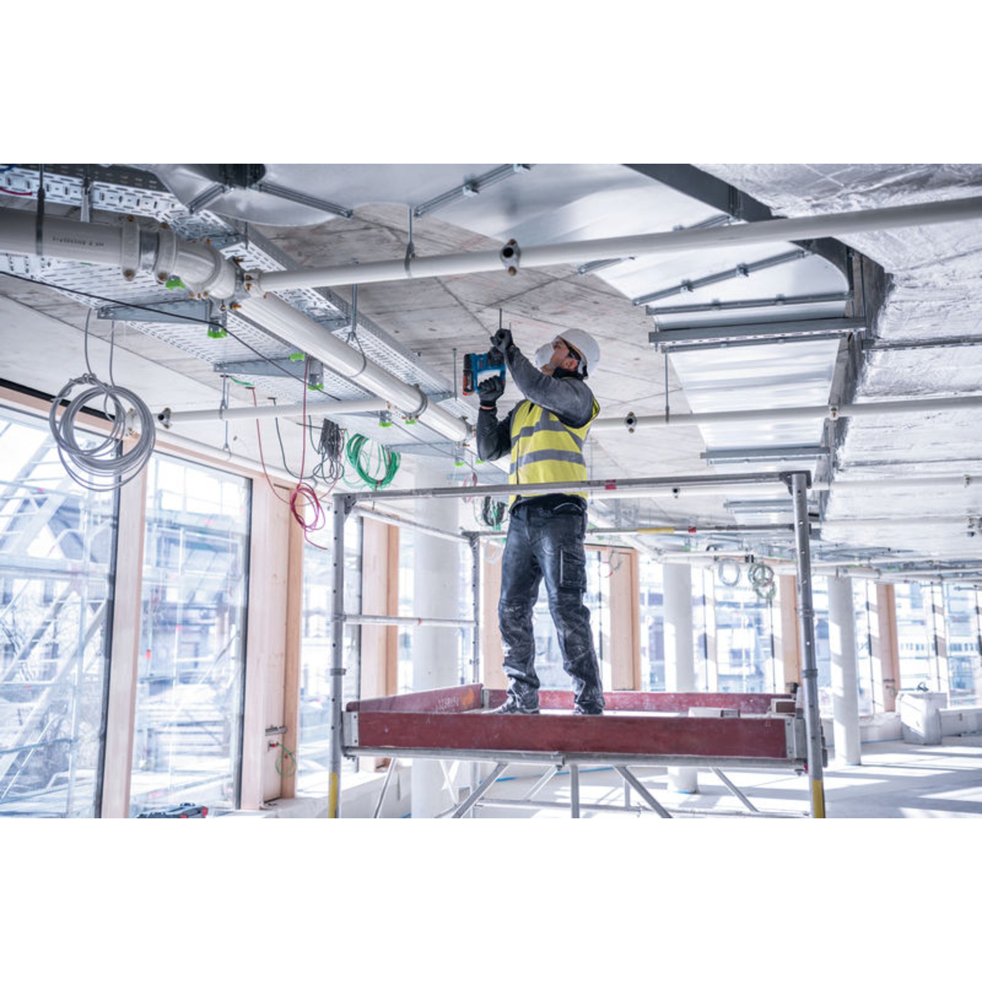 Akku-Bohrhammer mit SDS plus GBH 18V-22, 2 x Akku GBA 18V 4.0Ah in L-BOXX 136