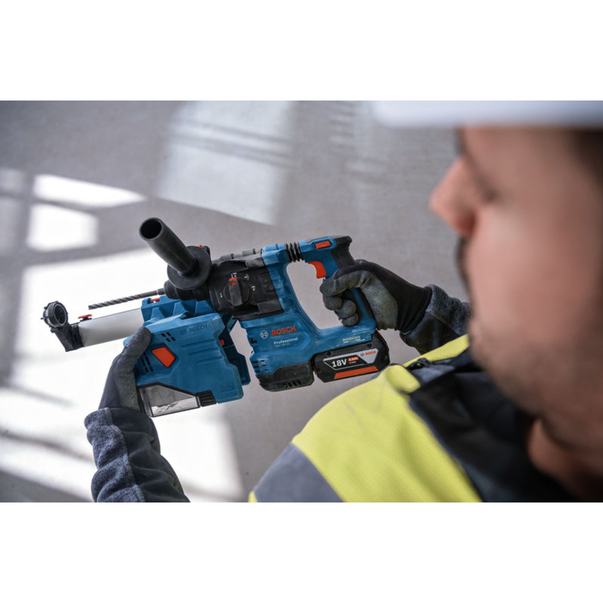 Akku-Bohrhammer mit SDS plus GBH 18V-22, 2 x Akku GBA 18V 4.0Ah in L-BOXX 136