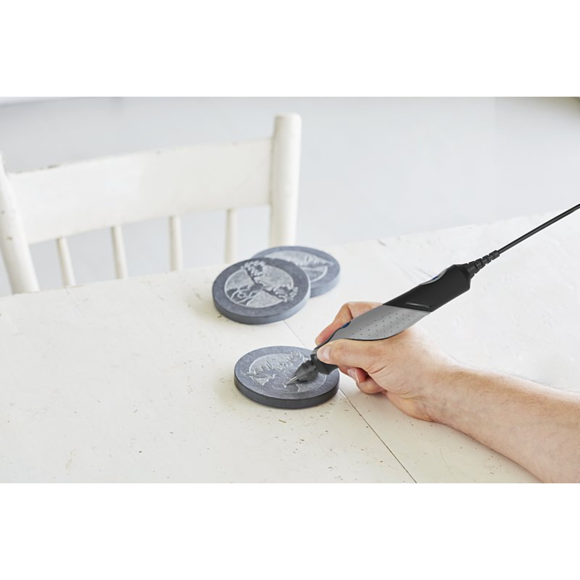 DREMEL® Stylo+, 2050-15 Multifunktionswerkzeug (9 Watt) mit 15 Zubehöre