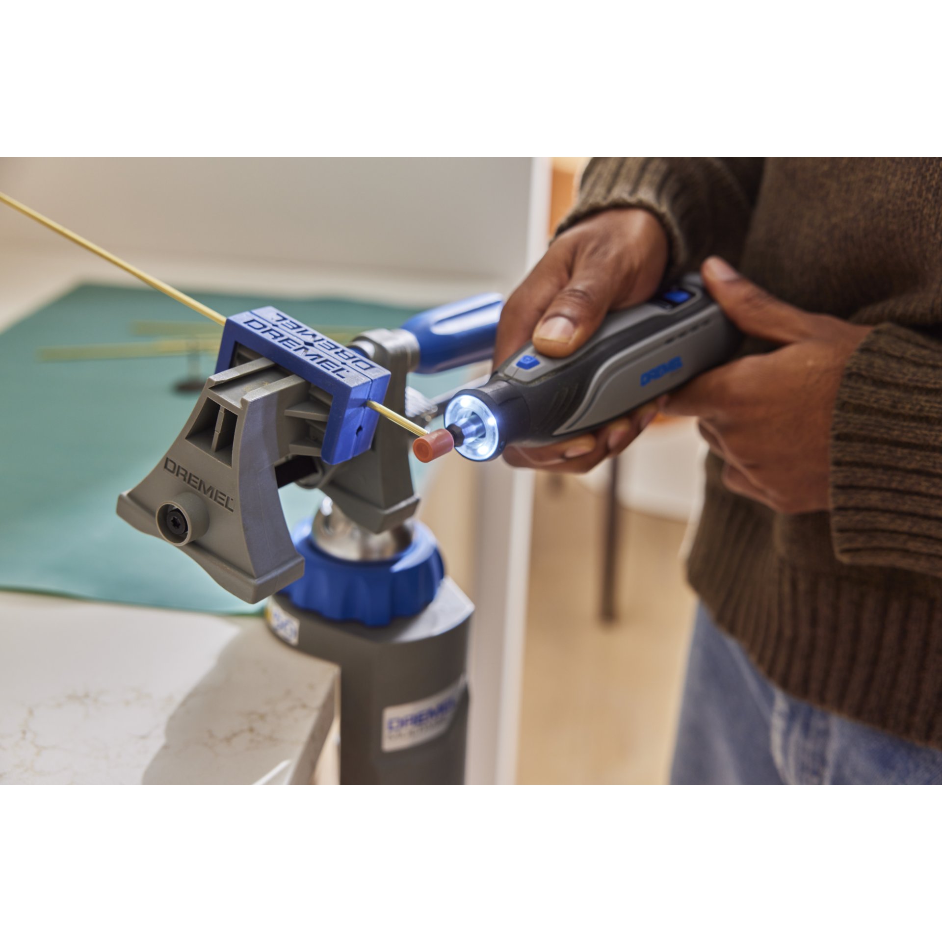 DREMEL® 8150, 7,2-V-Multifunktionswerkzeug, 20-tlg. Zubehör