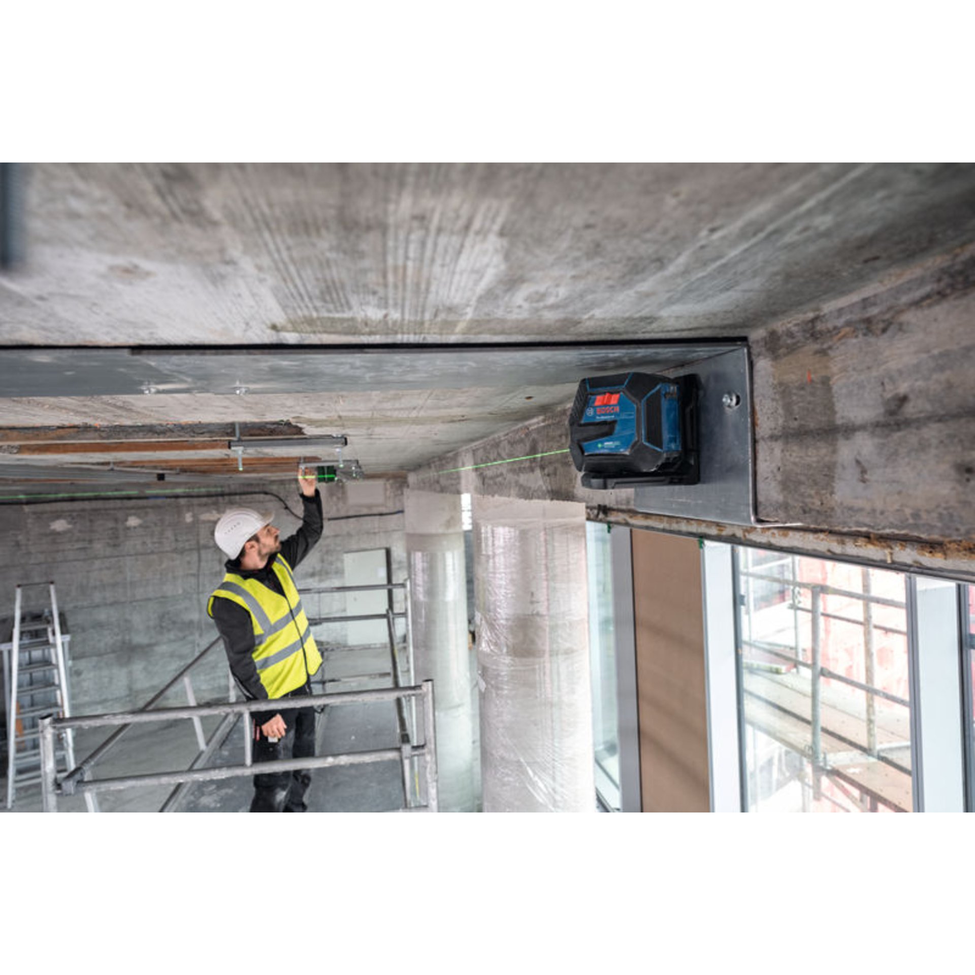 Linienlaser GLL 20-22 G, BA 3.7V 3.0Ah XL + USB-C®-Kabel im Handwerkerkoffer