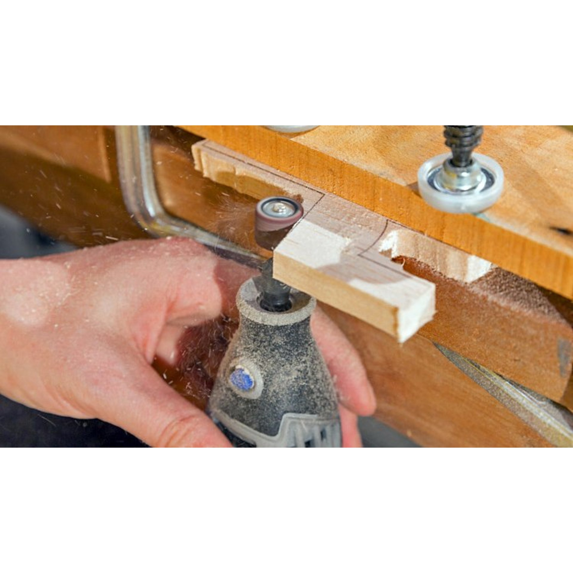 Schleifband 13 mm, Körnung 60, mit Schleifdorn