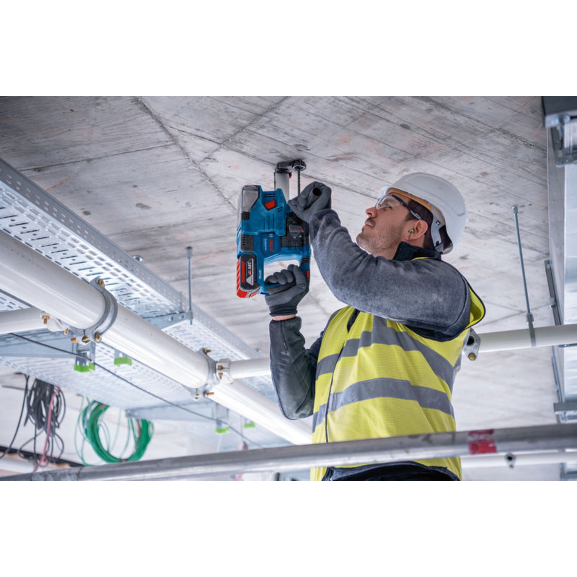 Akku-Bohrhammer mit SDS plus GBH 18V-22, 2 x Akku GBA 18V 4.0Ah in L-BOXX 136