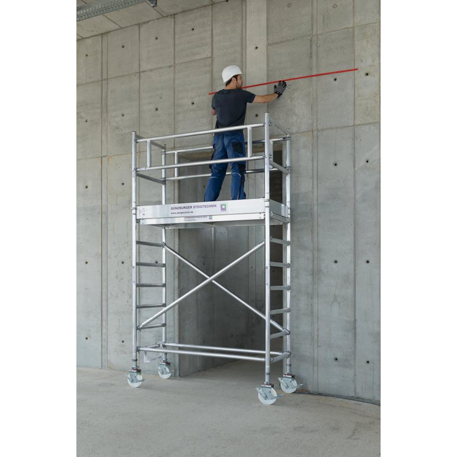 Rollgerüst m. Fahrbalken Plattform B2450xT750 mm Plattformhöhe 2,35 m Arbeitshöhe bis 4,35 m