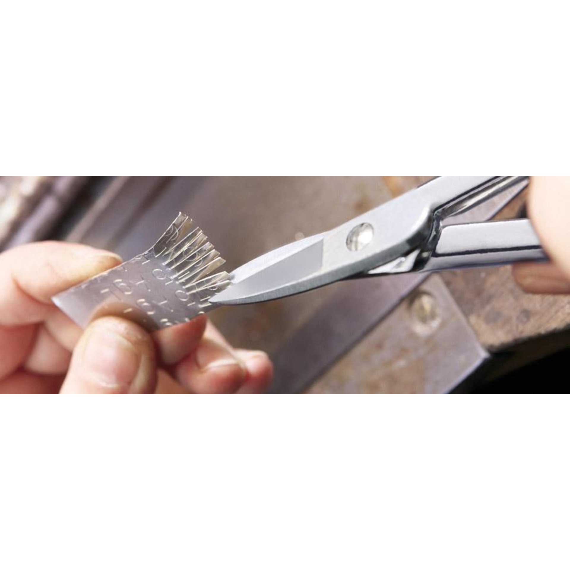 Goldschmiedeschere geradevernickelt mit Griffaugen180mm Erdi