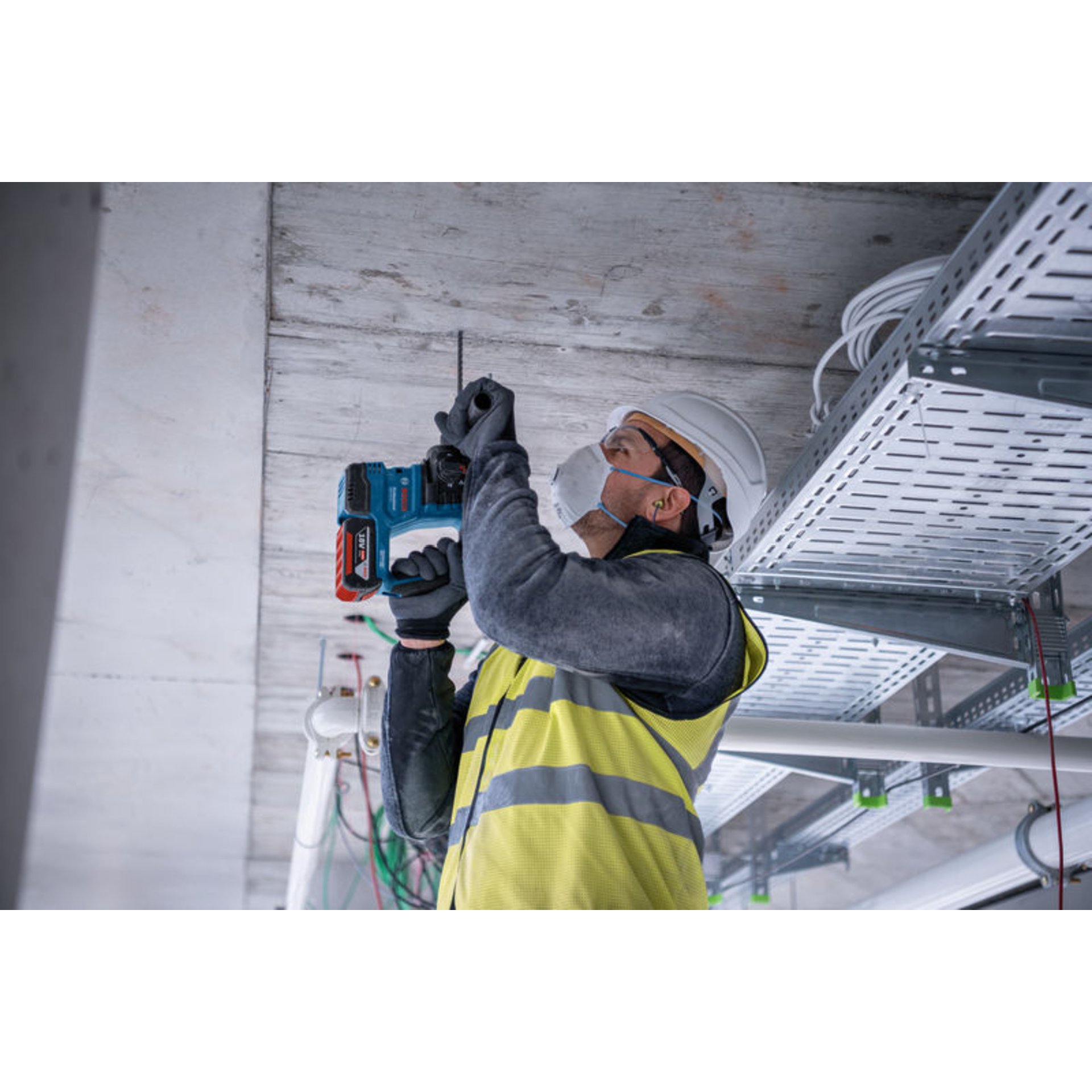 Akku-Bohrhammer mit SDS plus GBH 18V-22, 2 x Akku GBA 18V 4.0Ah in L-BOXX 136