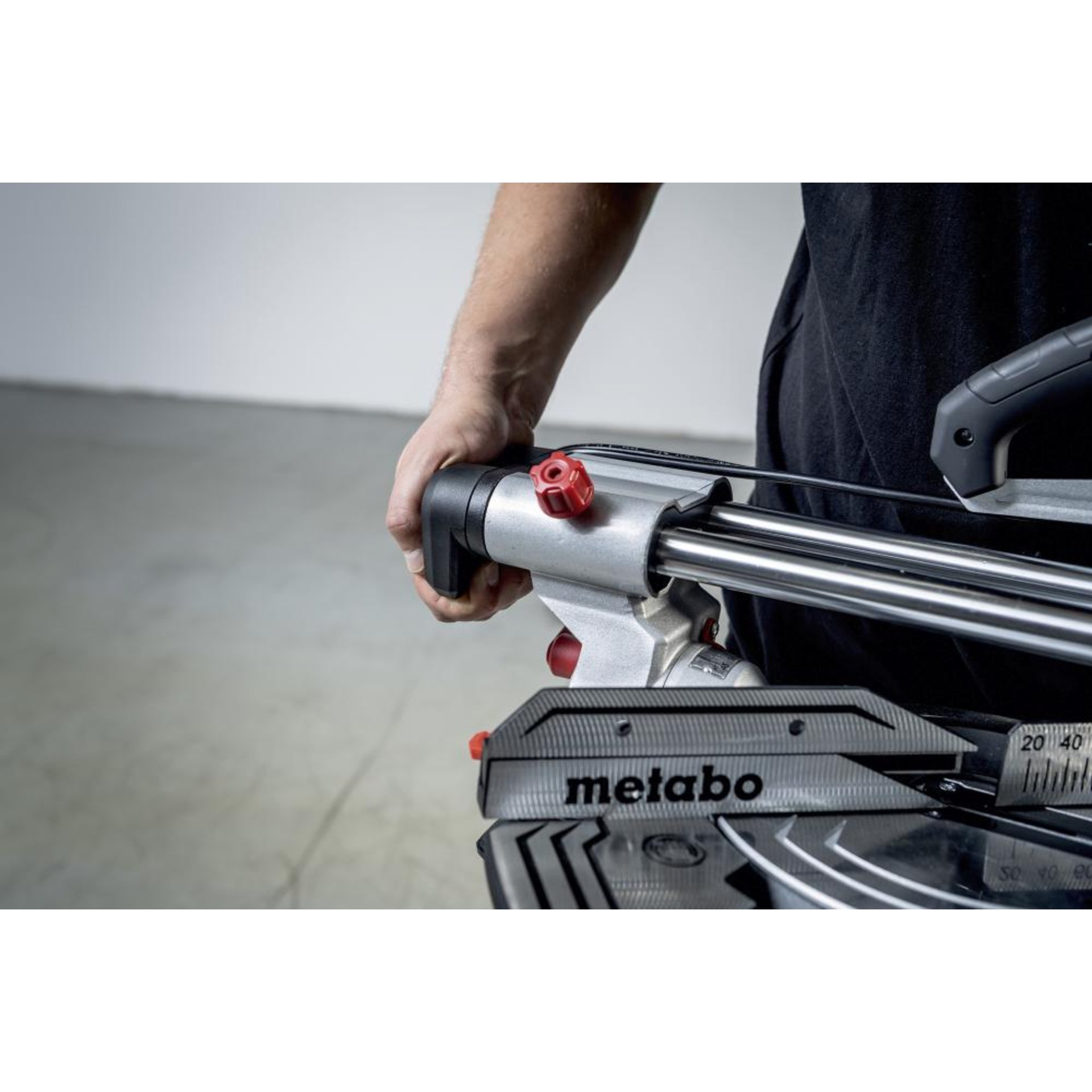 Kapp- und Gehrungssäge KGS 216 M Metabo