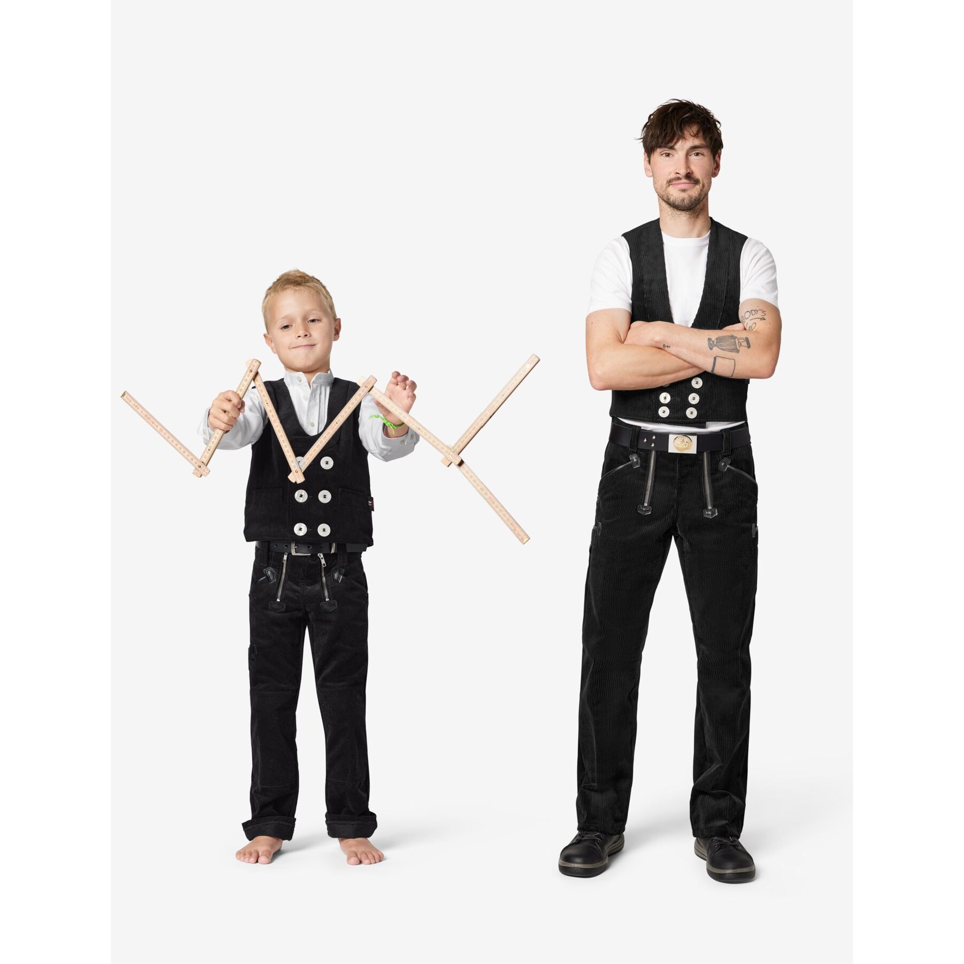 AUGUST Kinder-Zunfthose Zwirn-Feincord schwarz 152